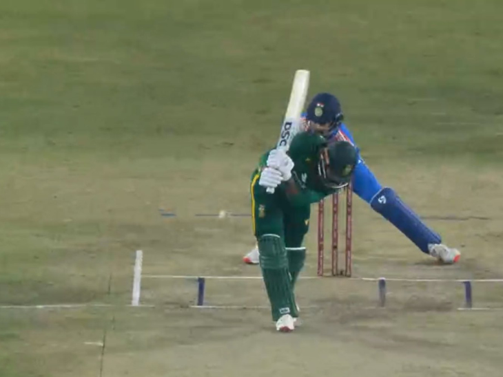 केएल राहुल ने टोनी डी जॉर्जी को दो बार जीवनदान दिया।