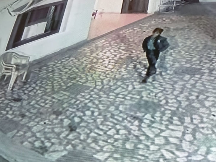 बच्चा गैंग से चोरी कराने वाला वयस्क संदेही।