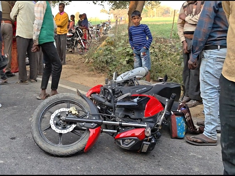 Bike rider dies after being hit by a bus in Badaun