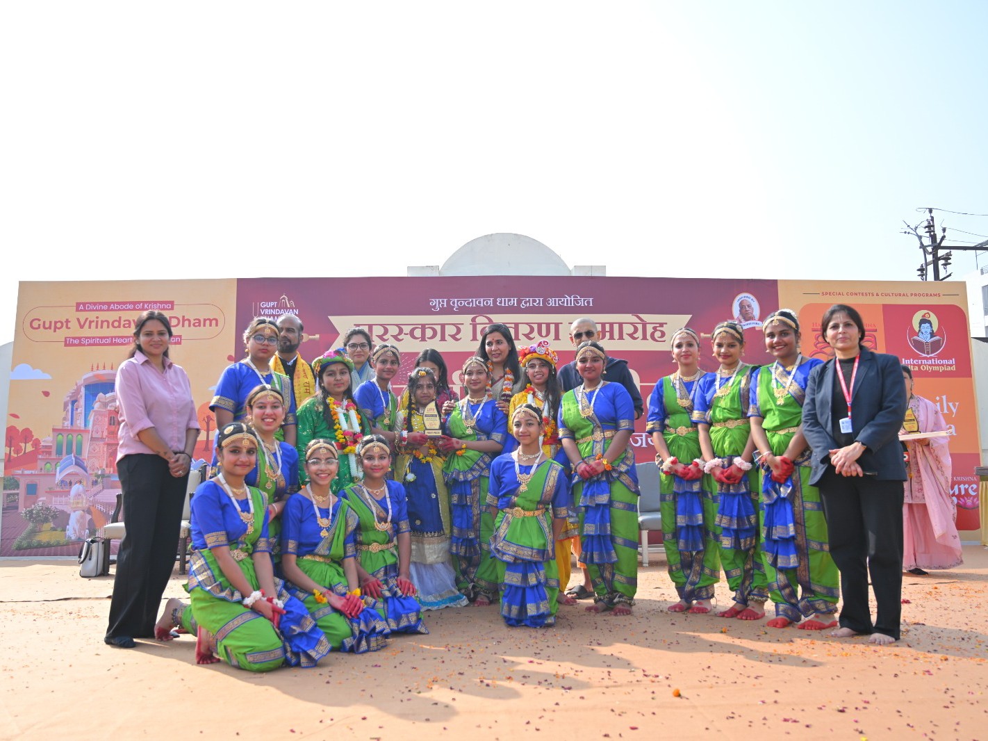 महोत्सव में जयपुर के 30 प्रमुख विद्यालयों के लगभग 500 विद्यार्थियों ने भाग लिया।