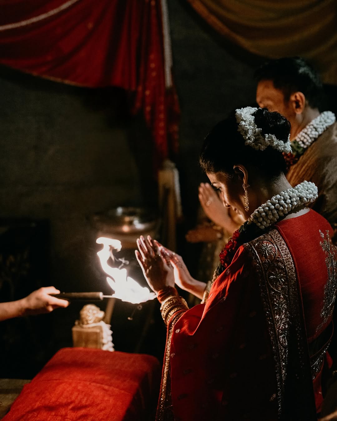 राजने सामंथाला लग्नात दिला आलिशान बंगला: दीड कोटींची एंगेजमेंट रिंगही चर्चेत, पहिल्या पत्नीपासून मुलगी असल्याचा दावाही चुकीचा