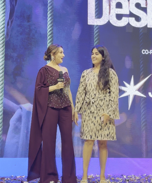 माधुरी दीक्षित मिसेज देशपांडे के ट्रेलर लॉन्च पर नजर आईं।