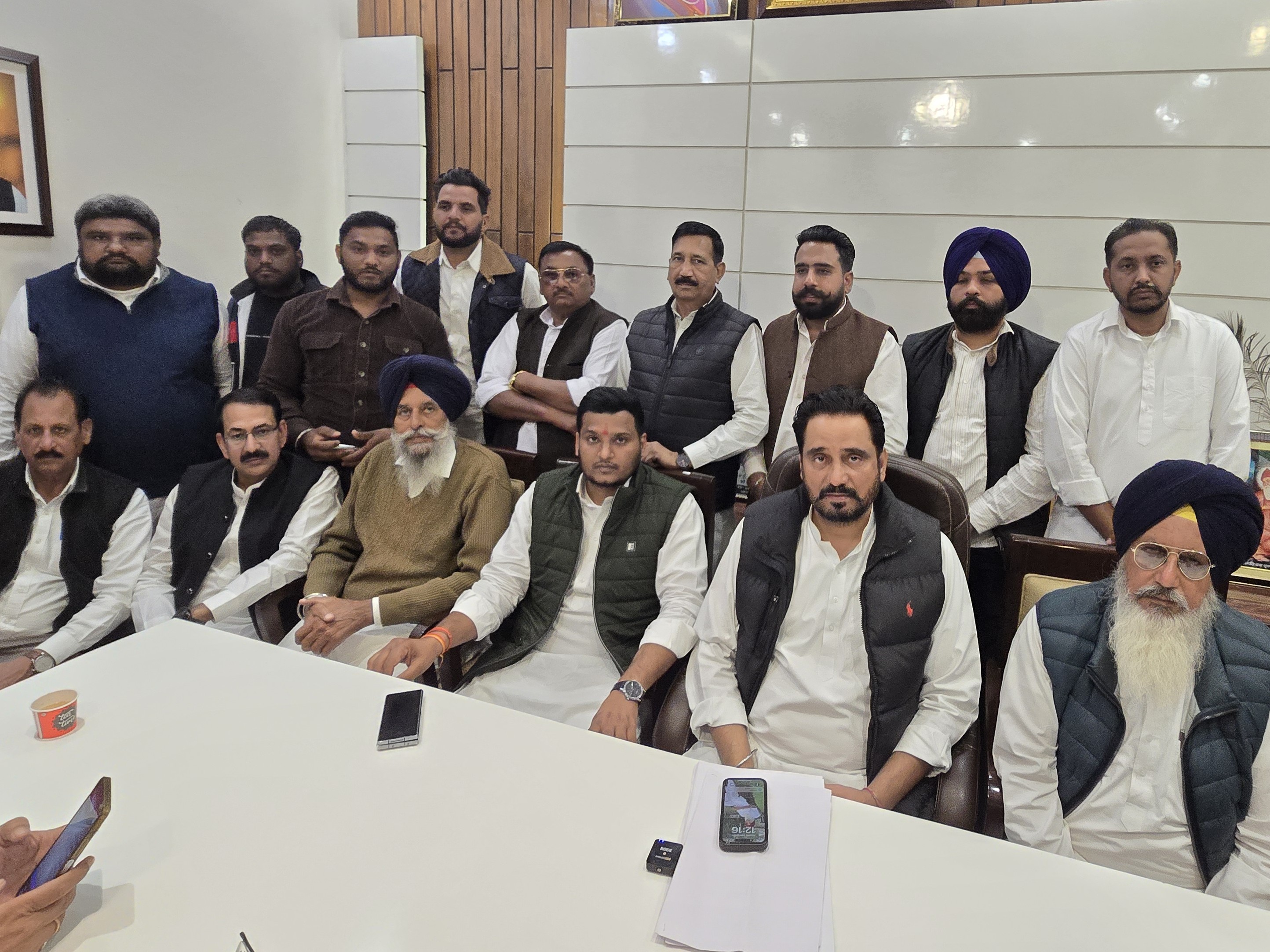 अबोहर में AAP नेता कंबोज अकाली दल में शामिल:  पार्टी पर अनदेखी करने का आरोप; चुनाव में मौजूदा विधायक को दी थी कड़ी टक्कर – Abohar News