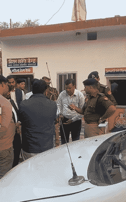 पुलिस ने दरोगा सहित 5 लोगों को गिरफ्तार कर लिया है।
