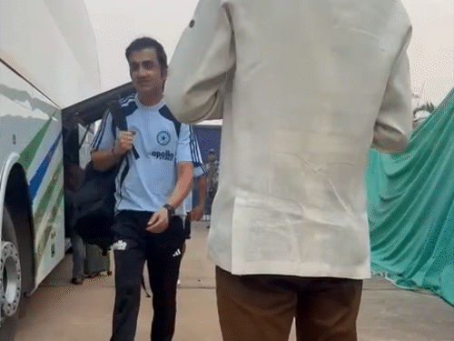 भारतीय टीम के कोच गौतम गंभीर भी रायपुर पहुंचे।