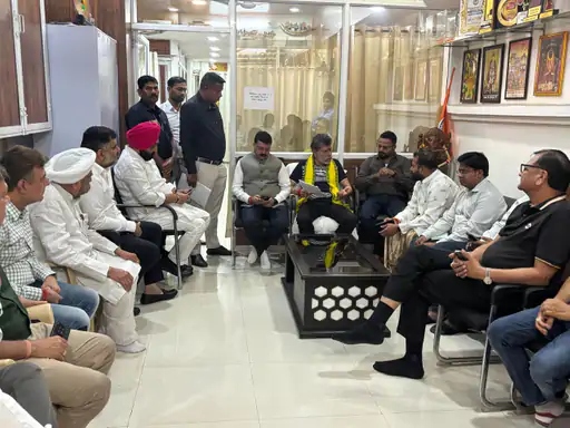 व्यापारी वर्ग ने बदलाव की मांग लेकर बीजेपी प्रदेश अध्यक्ष से मुलाकात की है।