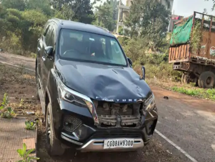 राजनांदगांव पासिंग फॉर्च्यूनर (CG08 AW 9300) ने बच्चों को टक्कर मारी थी।