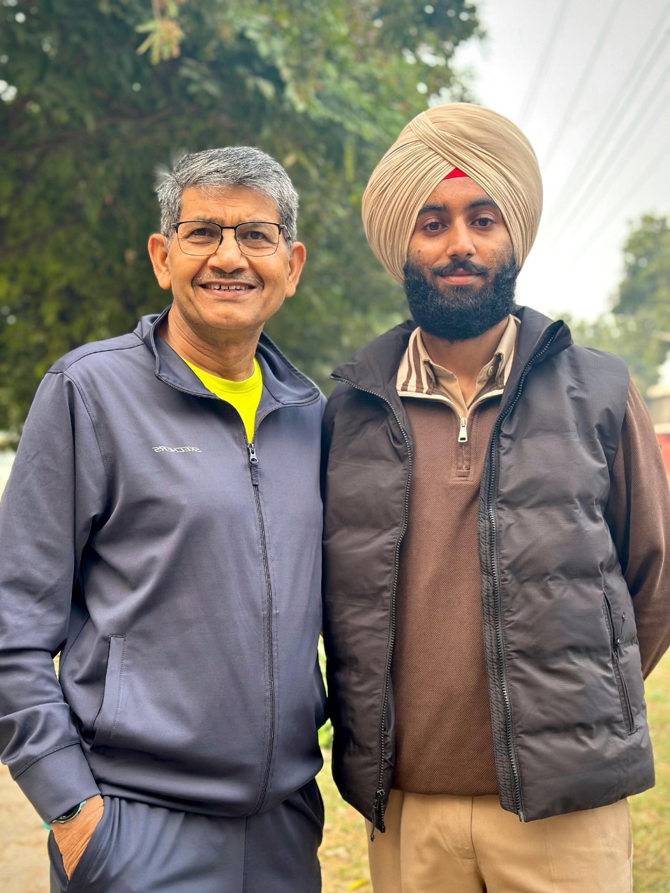 गुरसिमरन सिंह बैंस रिटायर्ड मेजर जनरल यश मोर के साथ, जिन्हें वे अपना मेंटर मानते थे।(फाइल फोटो)