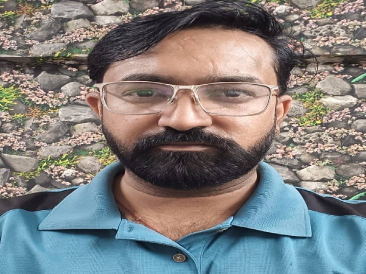 मृतक नरेश शादी विवाह में फोटोग्राफी करने का काम करता था।