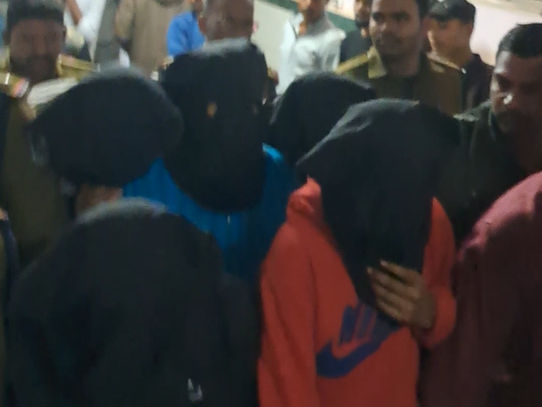 पुलिस ने मामले में 8 आरोपियों को गिरफ्तार कर लिया है।