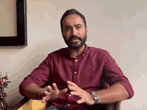 सांसद हरमीत सिंह मीत हेयर जानकारी देते हुए।