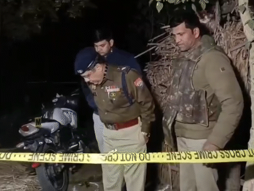 फोरेंसिक टीम ने स्पॉट से सबूत जुटाए हैं।