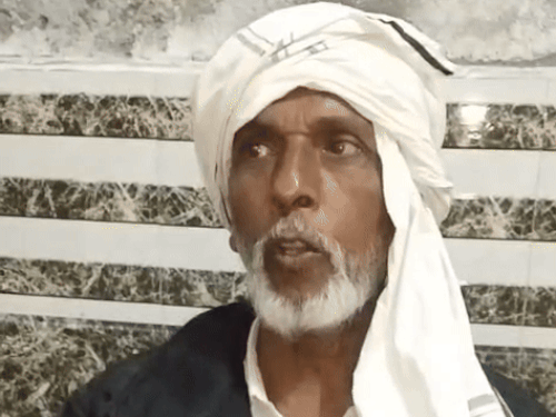 Dilawar, father of Advocate Musharraf alias Parvez, giving information.