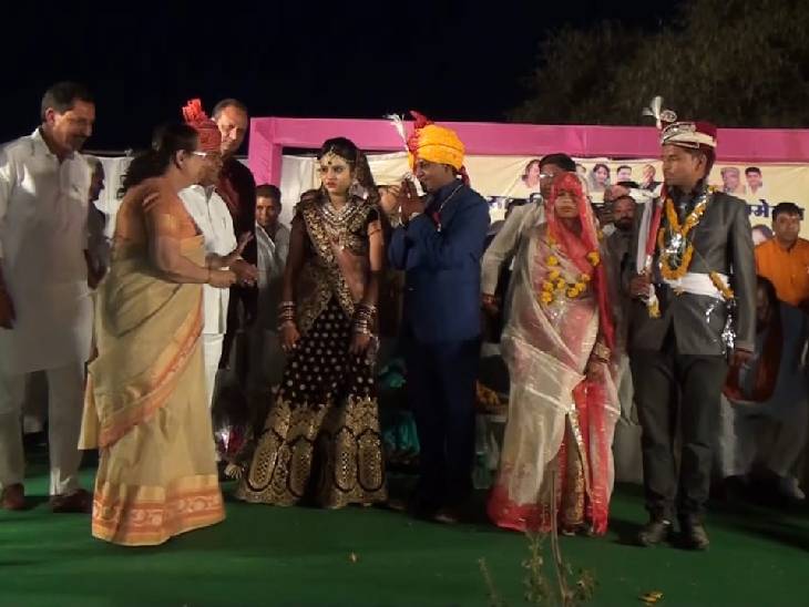 दिव्या की शादी 29 अप्रैल 2018 में रतलाम के ताल में मुख्यमंत्री कन्यादान योजना विवाह समारोह में हुई थी। उस थावरचंद गेहलोत केंद्रीय मंत्री थे। शादी में सुमित्रा महाजन भी आई थी।