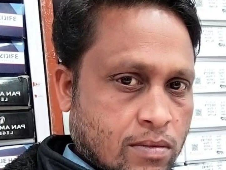 Bike rider killed by speeding vehicle | तेज रफ्तार वाहन ने ली बाइक सवार की जान: कोरबा में कपड़ा दुकान में काम करता था युवक, घर लौटते समय हादसा, घटनास्थल पर मौत - Korba News 2 5e0c9444 c7a3 4726 ba2b 00fce81f9f95 1764756420640