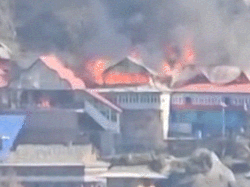 कोटखाई के बड़वी गांव में भीषण अग्निकांड।