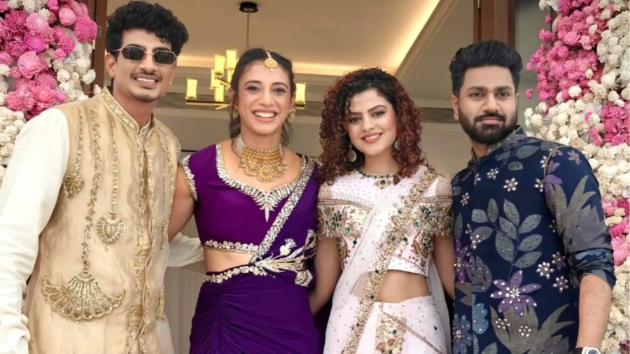 This is a picture before the Mehndi ceremony. In this, Palash is seen with his fiancee Smriti and his sister Palak Muchhal and brother-in-law Mithun.