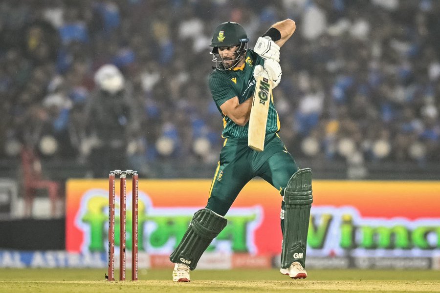 ऐडन मार्करम 110 रन बनाकर आउट हुए।