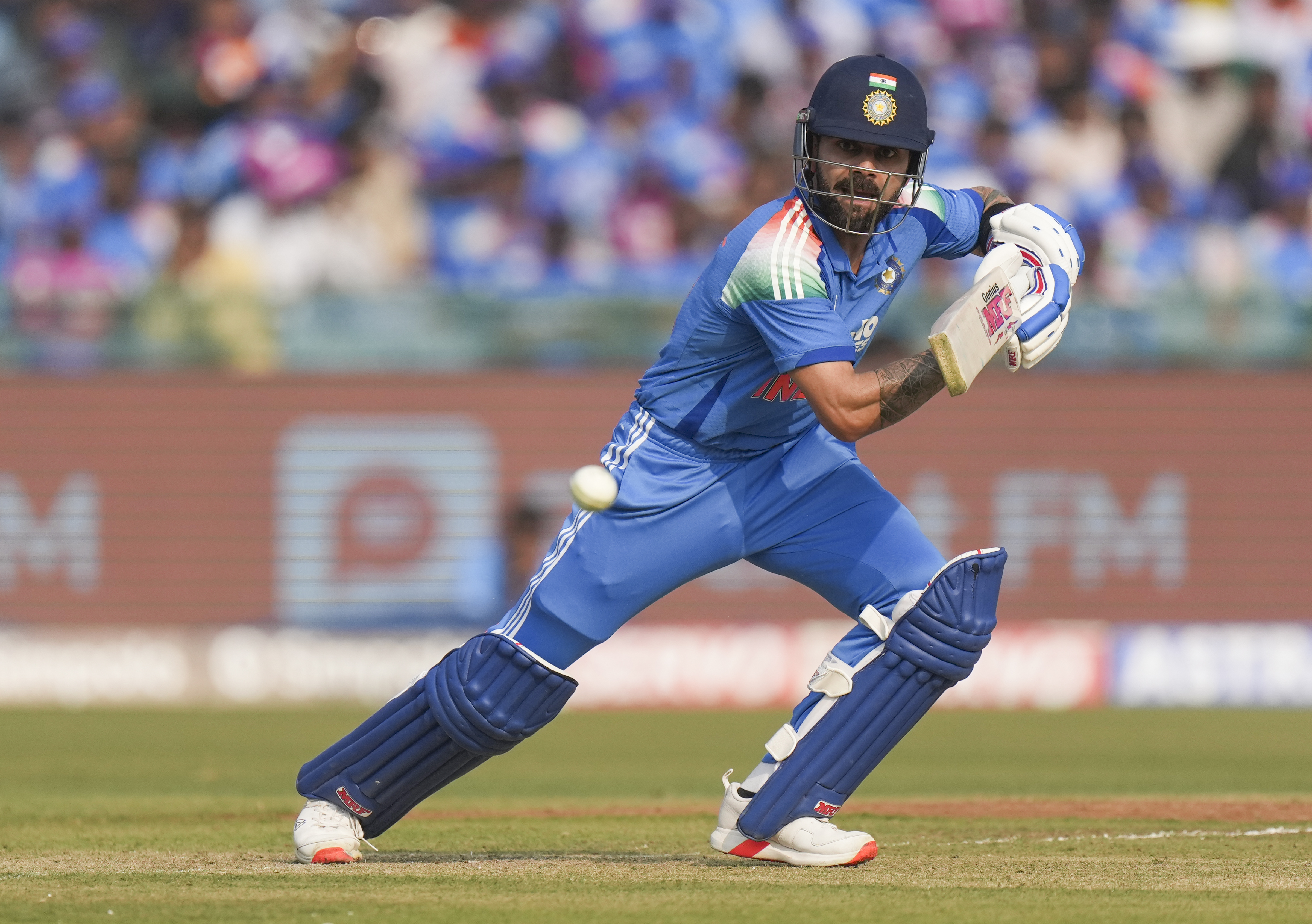 विराट कोहली वनडे सीरीज के 2 मैचों में 237 रन बना चुके हैं।