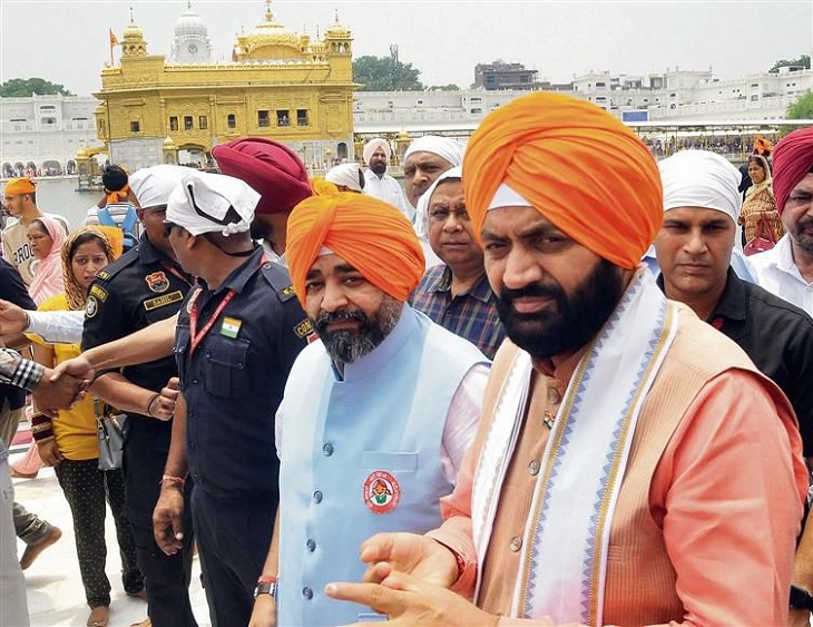 हरियाणा सीएम नायब सिंह सैनी गोल्डन टैंपल में माथा टेकने पहुंचे । (फाइल फोटो)