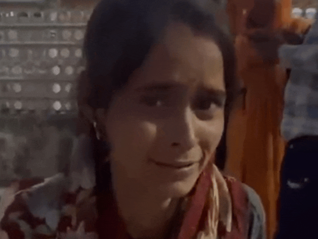 घटना के बाद से मासूम बच्ची की मां सपना देवी का रो-रोकर बुरा हाल है। जो बार-बार अपनी बेटी का नाम पुकार रही है।