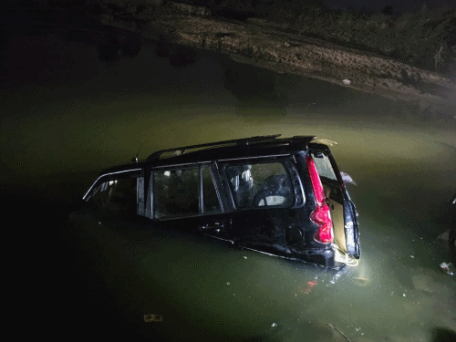 2 women dead as car plunges into river in Tonk: Family was returning ...