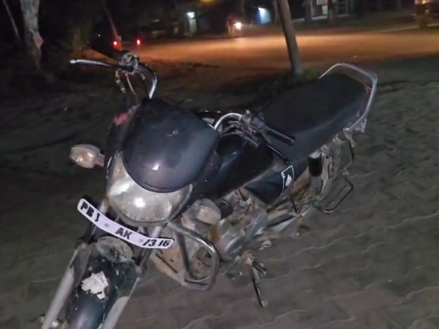 गुरदासपुर में वेरका मिल्क प्लांट के सामने फायरिंग, कार लूटी:  तीन युवकों ने हवा में गोली चलाकर की वारदात, बाइक छोड़कर फरार – Gurdaspur News
