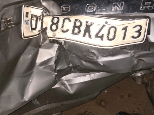 हादसे के बार क्षतिग्रस्त हुई कार।