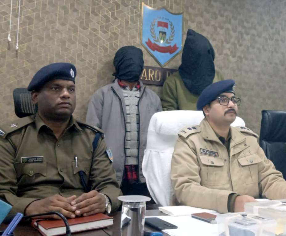 गिरफ्तार दोनों आरोपी जोशी कॉलोनी के ही निवासी हैं।