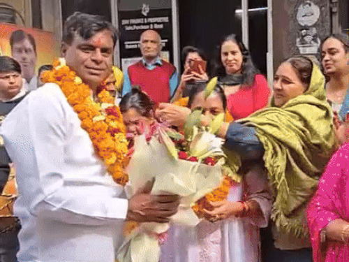 गुरुग्राम में बेटी ने BJP नेता मां-बाप पर FIR कराई:  बोली- मुझे लव मैरिज करनी है, ये अरेंज करा रहे, घर में शादी की तैयारियां धरी रह गईं – gurugram News