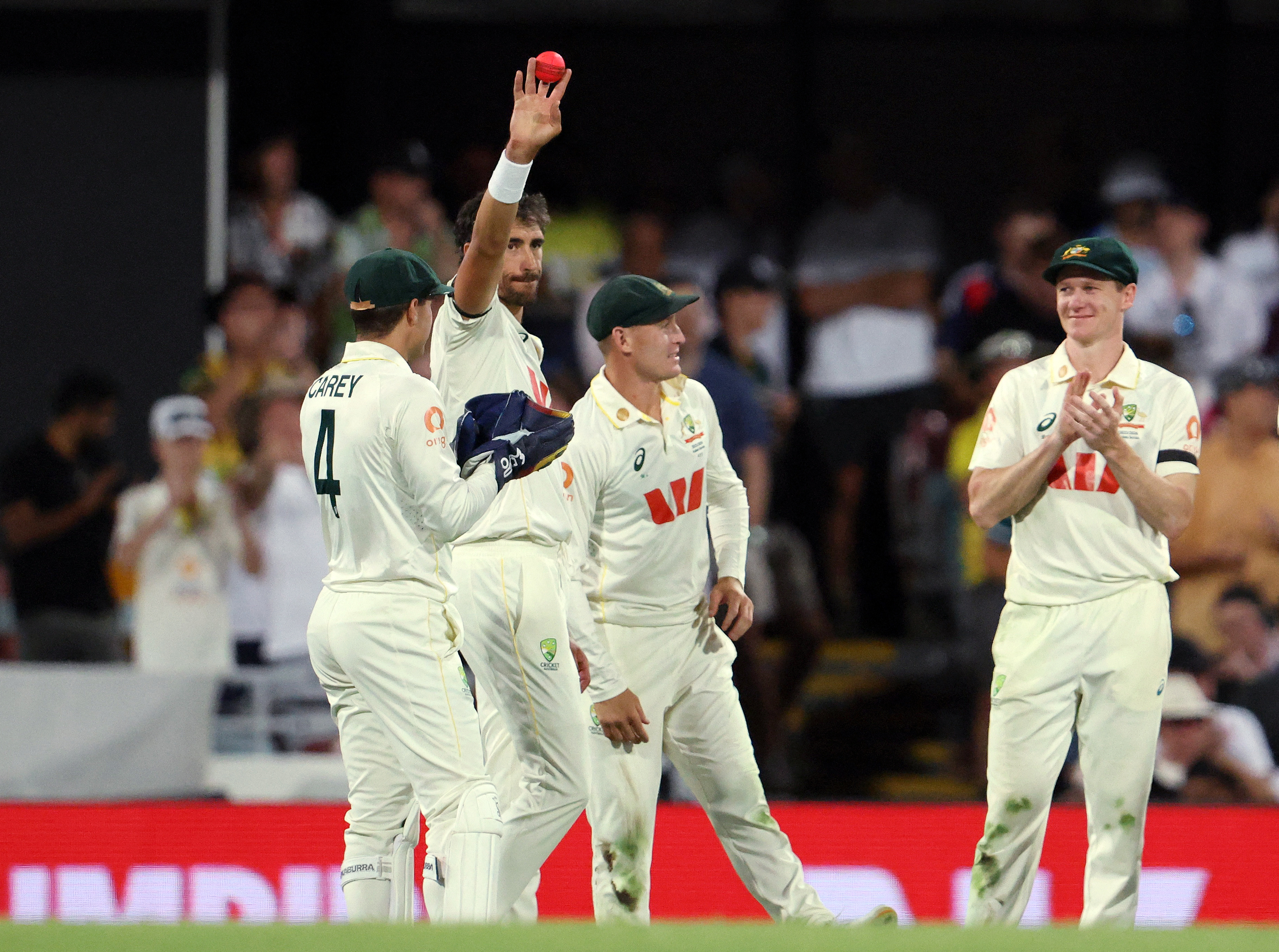 मिचेल स्टार्क ने पिंक बॉल टेस्ट में छठी बार 5 विकेट लिए।