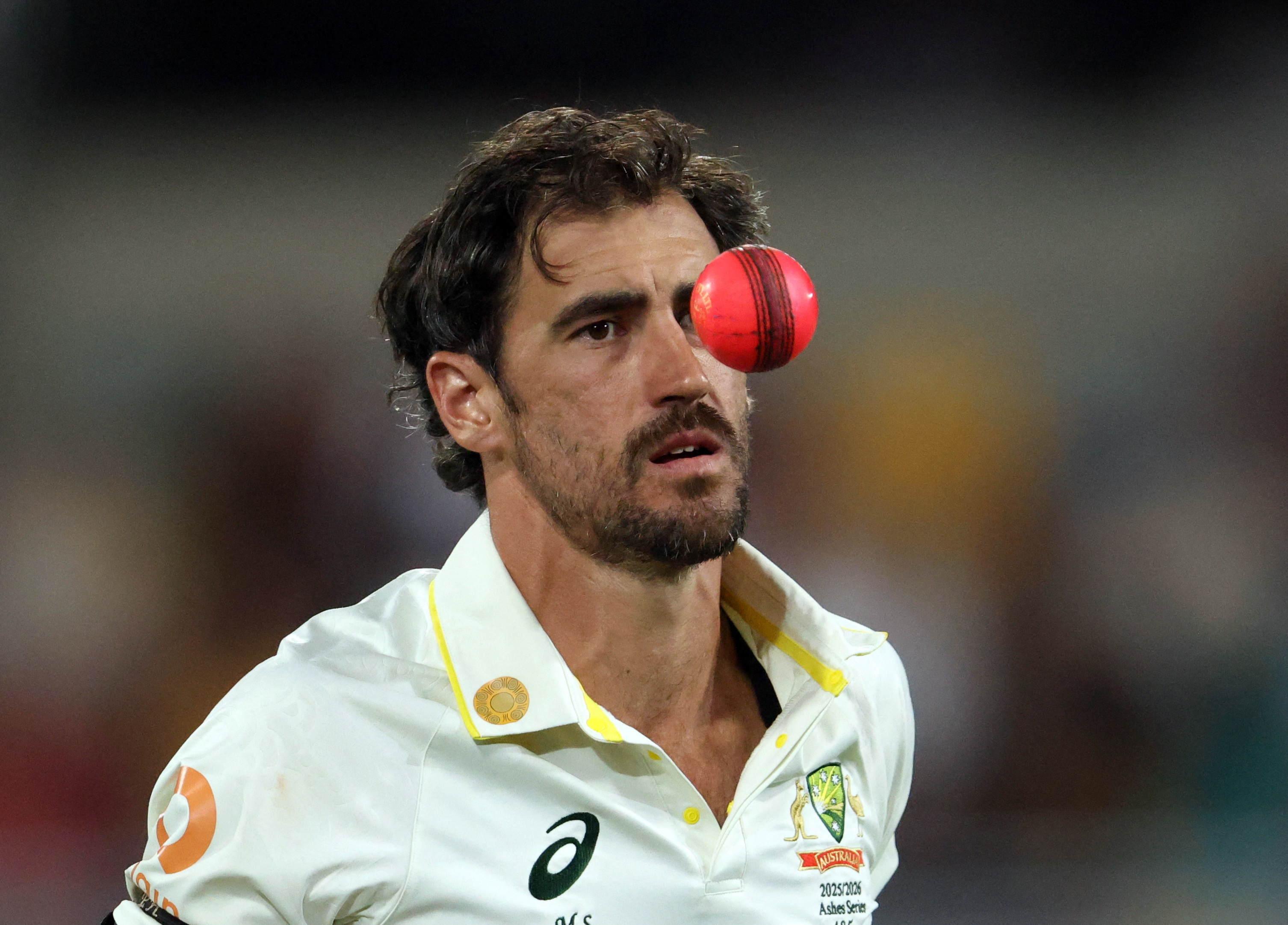 मिचेल स्टार्क ने इंग्लैंड को शुरुआती झटके दिए।