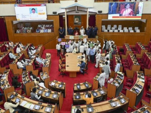 ओडिशा में महिलाएं रात में दुकानों पर काम कर सकेंगी:  लिखित परमिशन देनी होगी; कॉमर्शियल जगहों पर काम करने के घंटे 9 से 10 किए