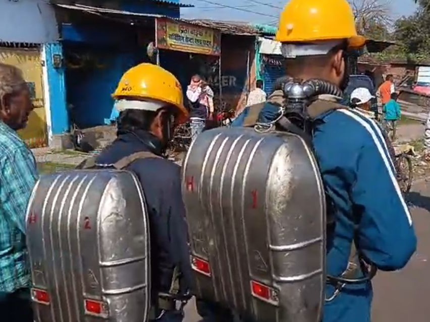 गैस रिसाव के सोर्स की तलाश तेजी से की जा रही है।