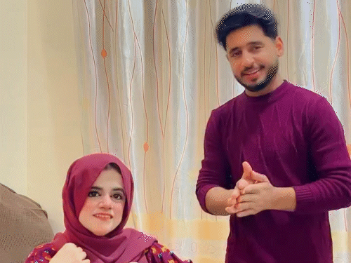 मरियम की आखिरी पोस्ट अपने पति के साथ थी, जिसमें वह “धीरे धीरे प्यार को बढ़ाना है” गाने पर वीडियो बनाई थी।