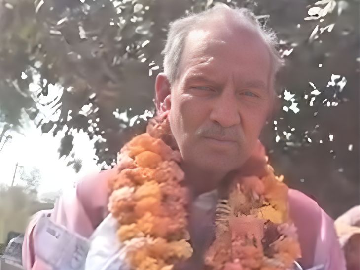 राजेंद्र सिंह लोढ़ा की कनीना नगर पालिका चुनाव जीतने के बाद की यह फोटो।