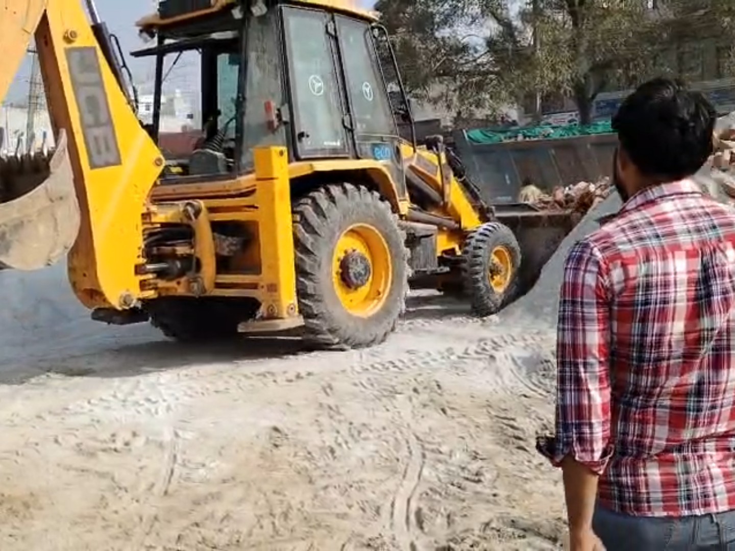 फरीदाबाद में अवैध निर्माण पर चला बुलडोजर:  सरकारी जमीन से हटाए कब्जे, डीटीपी बोले-दोबारा कब्जा करने पर होगी सख्त कार्रवाई – Faridabad News