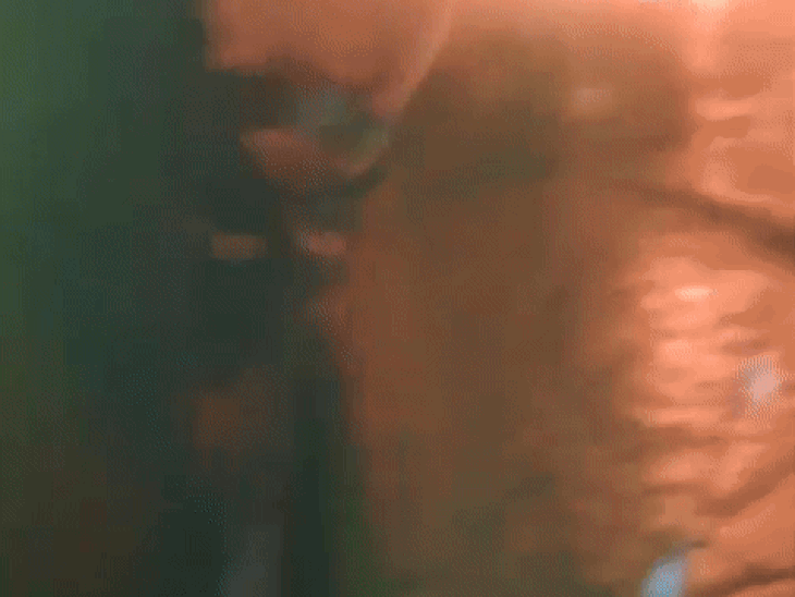 टीमें लगातार आग पर काबू पाने का प्रयास कर रही हैं।