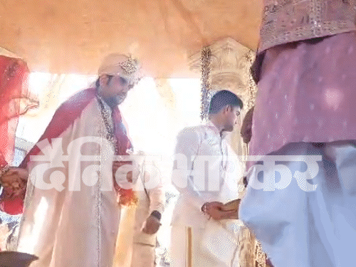 कथावाचक इंद्रेश उपाध्याय हरियाणा की शिप्रा शर्मा के साथ फेरे लिए थे।