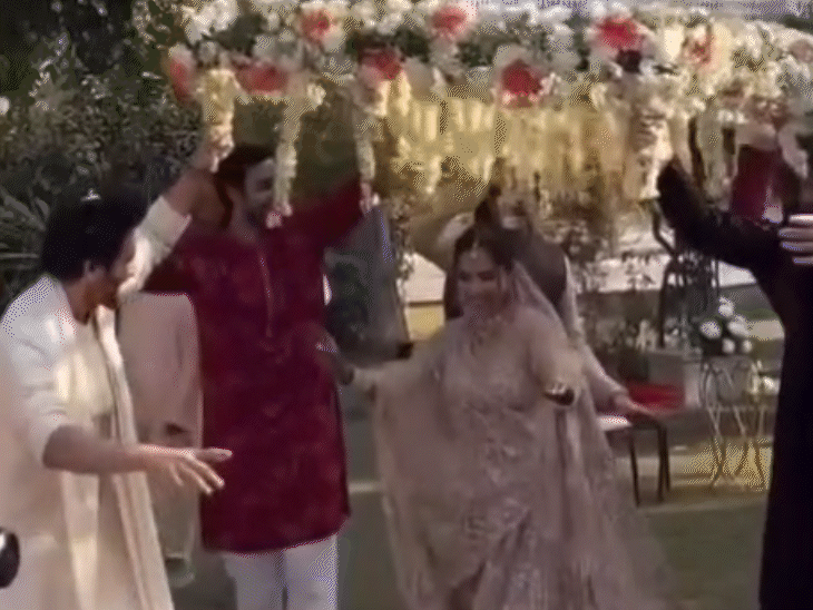 बहिणीच्या लग्नात भोजपुरी गाण्यावर नाचला कार्तिक आर्यन: पवन सिंहचे हिट गाणे लॉलीपॉप लागेलूवर जोरात थिरकला, व्हिडिओ व्हायरल