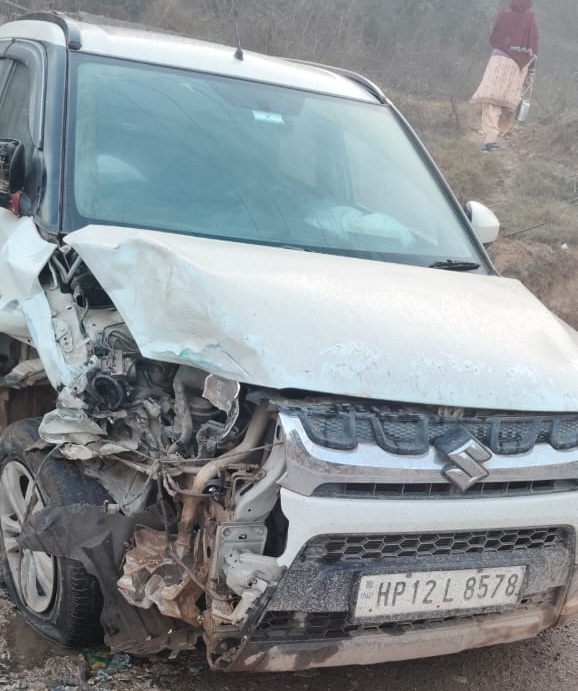 पंचकूला हादसे में क्षतिग्रस्त कार।