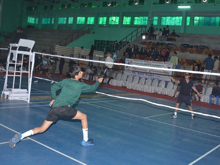 भिवानी में जिला स्तरीय बैडमिंटन स्पर्धा, डीसी ने किया शुभारंभ:  साहिल गुप्ता बोले- जिला है खिलाड़ियों की खान, 30 लाख रुपए से कोर्ट का पुनरुद्धार किया – Bhiwani News