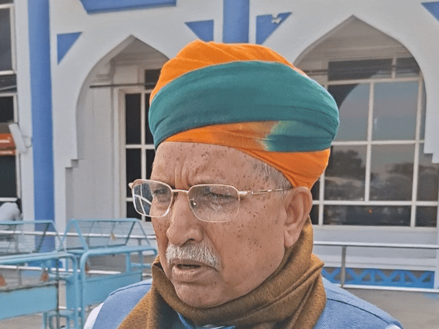 मेघवाल ने कहा कि रुपए की स्थिति मजबूत हो रही है।