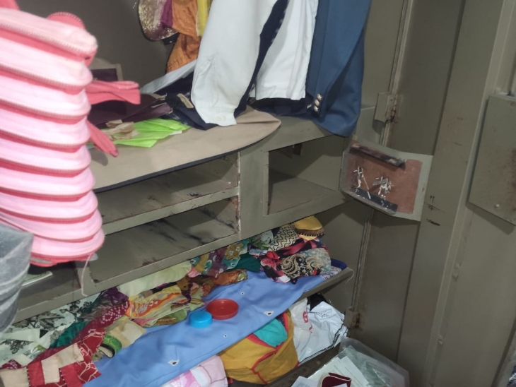 ग्वालियर में सेना से रिटायर्ड कैप्टन के घर में चोरी:  पत्नी का इलाज कराने गए थे गुरुग्राम, 16 तोला सोना, एक किलो चांदी ले गए चोर – Gwalior News