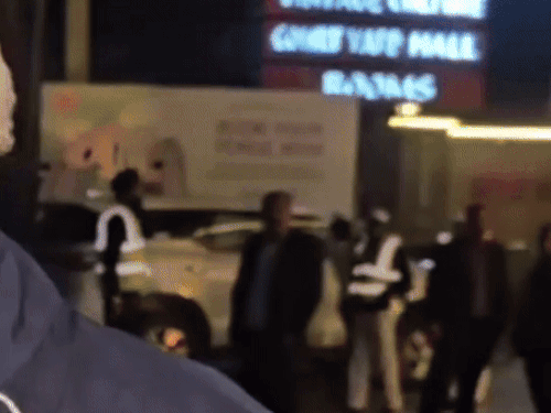 हादसे के बाद मौके पर मौजूद विधायक जगमोहन आंनद।