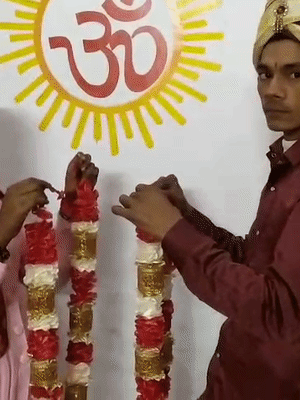 धर्म बदलकर मंदिर में की शादी