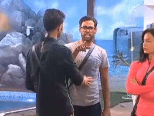 कुशाल टंडन एक टीवी एक्टर और मॉडल हैं। वहीं, वीजे एंडी का असली नाम एंडी कुमार है, जो एक वीडियो जॉकी और होस्ट हैं।