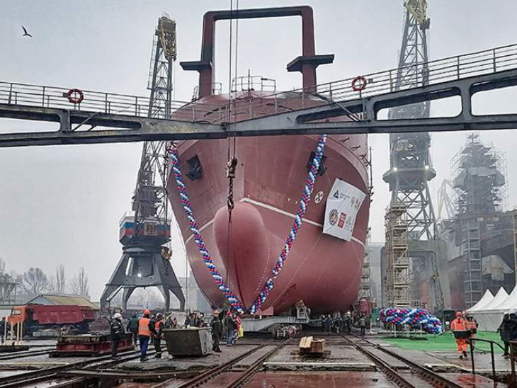 रूस जहाज निर्माण के सेक्टर में एक्सपर्ट है। दूसरी तरफ भारत भी अपने शिपयार्ड्स को बेहतर करना चाहता है।