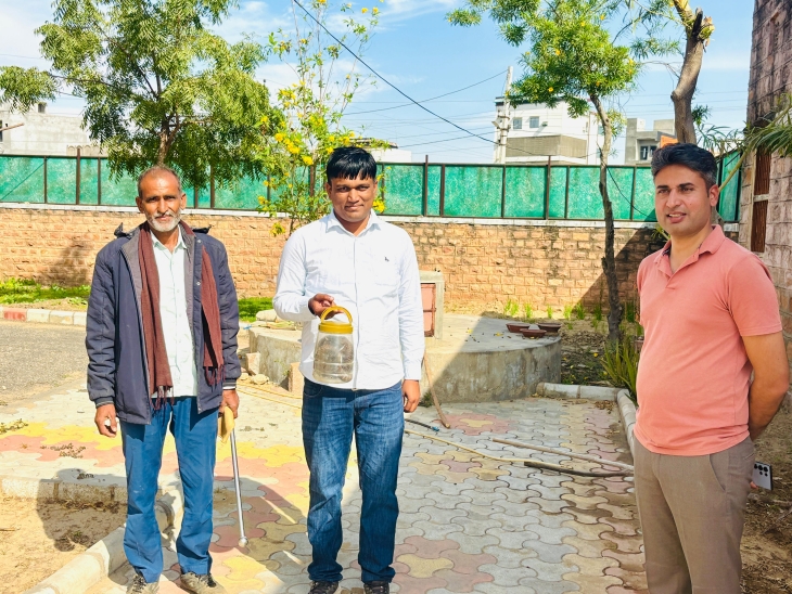 SDM गुड़ामालानी के आवास में घुसा जहरीला सांप।