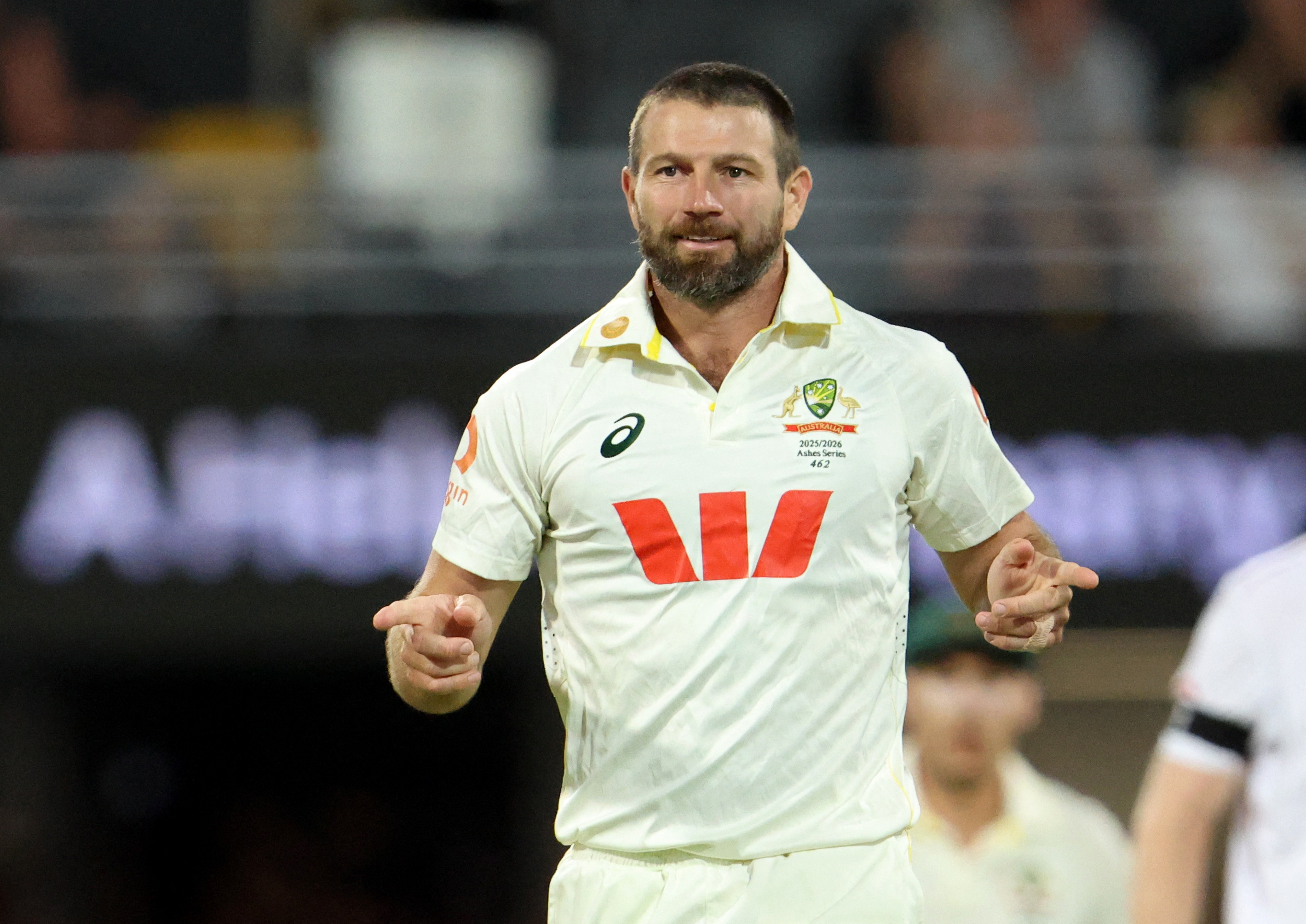 माइकल नेसर ने दूसरी पारी में 5 विकेट लिए।